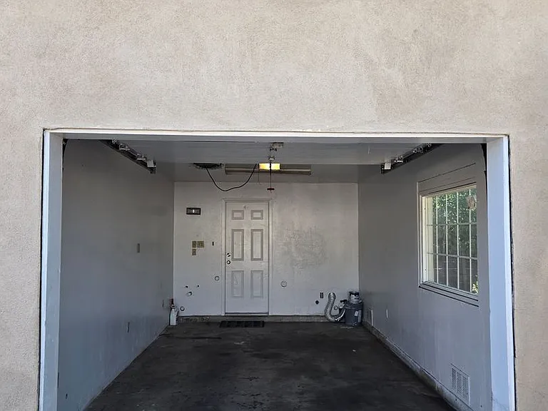 411 Manzano St NE #A — Photo 24