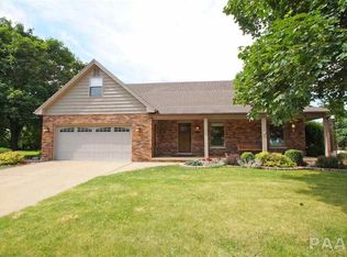 121 W Guth Rd, Washington, IL 61571