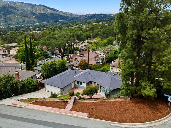 2nd image of 2904 Highridge Rd
