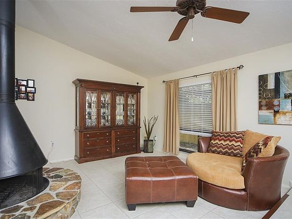 4th image of 2523 Monterey St