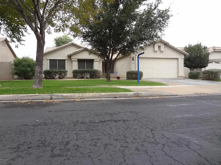 1341 W Bartlett Way — Photo 1