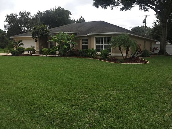 Manacured Landscape!
						:
						Edged beds with pavers!