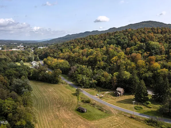 195 Mill Rd, Claysburg, PA 16625