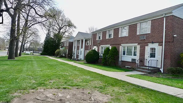 1 bed, 700 sqft, $2,300 — Photo 2