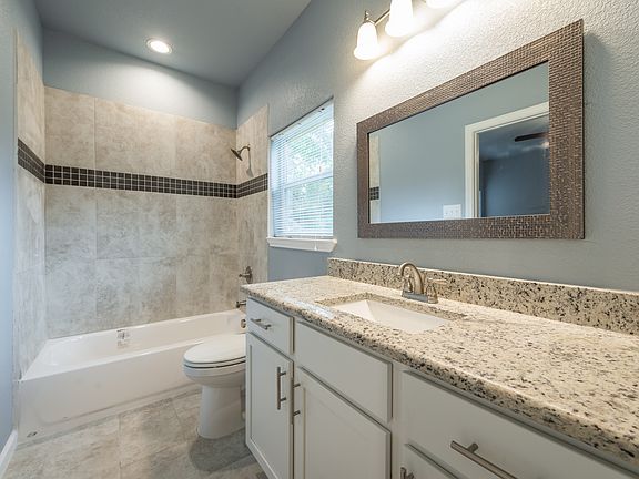 4th image of 2116 Blandin St