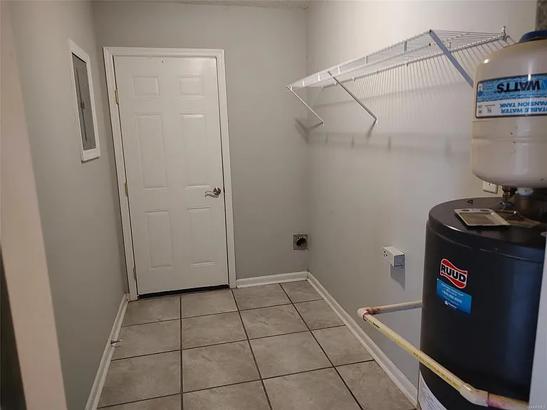 226 Radburn Way — Photo 6