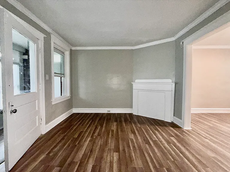 2121 Anchor St — Photo 6