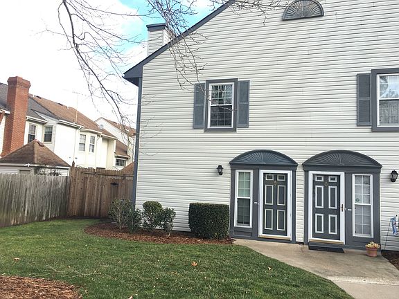 2nd image of 656 Oleander Cir