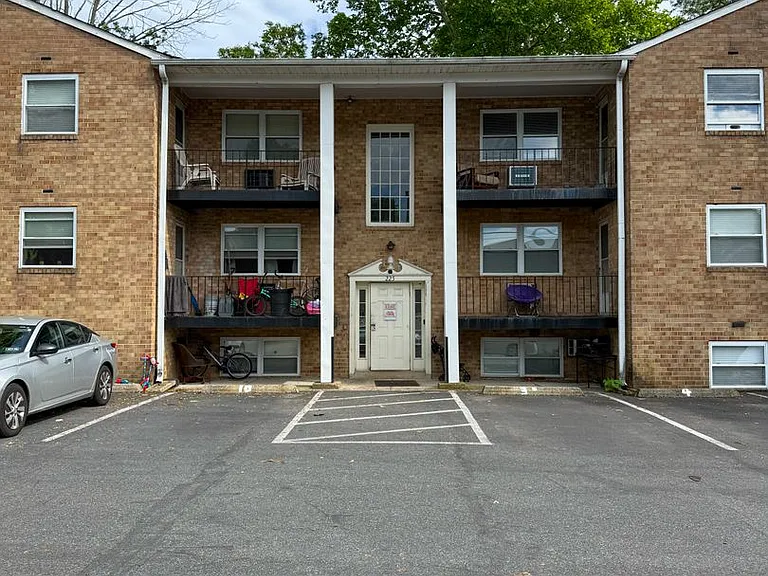 225 W Chester Pike — Photo 21