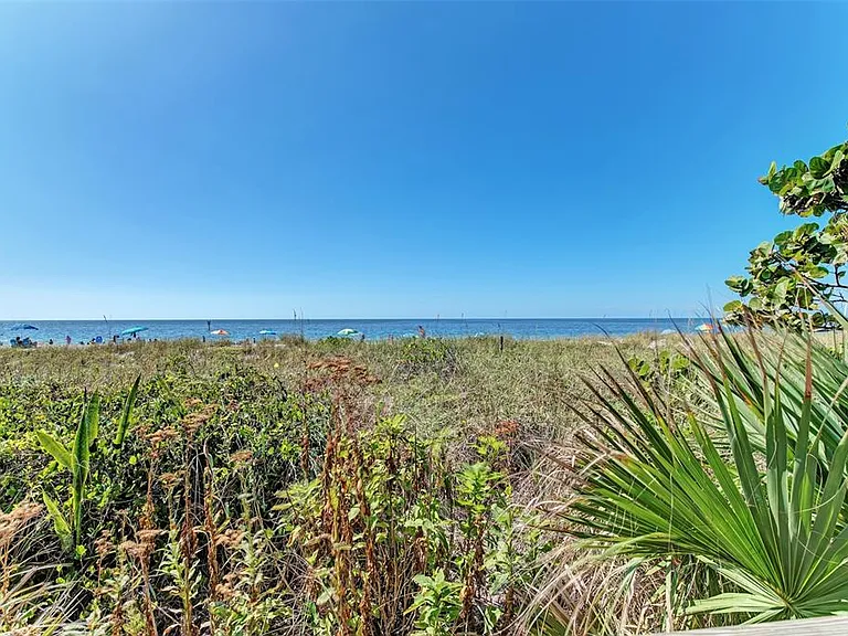 12165 Gulfstream Blvd — Photo 35