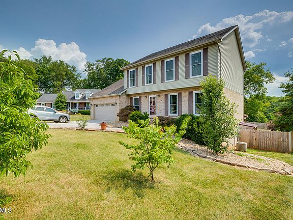 2nd image of 869 Somerset Dr