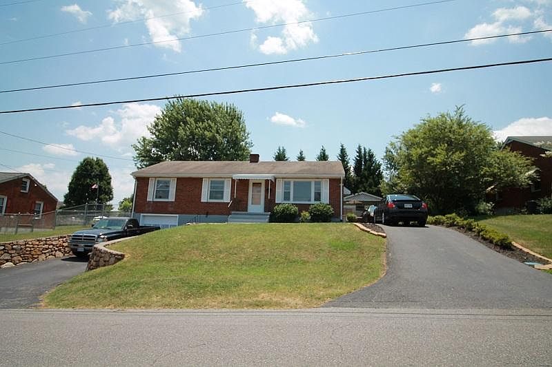 1st image of 1133 Halliahurst Ave