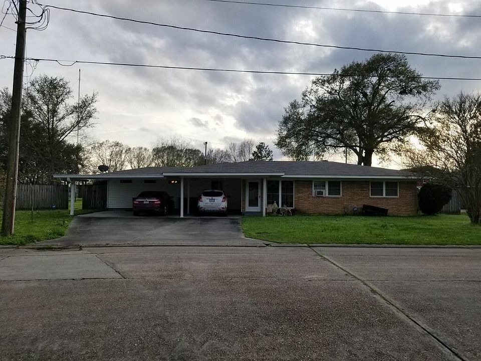 1st image of 209 Woodcrest Cir