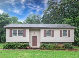 7290 Walnut Cove Rd, Walkertown, NC 27051