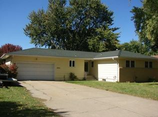 1804 S Blaine St, Grand Island, NE 68803