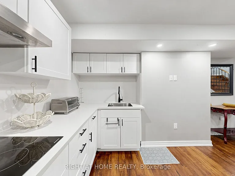 46 Aishford Rd #BASEMENT — Photo 15