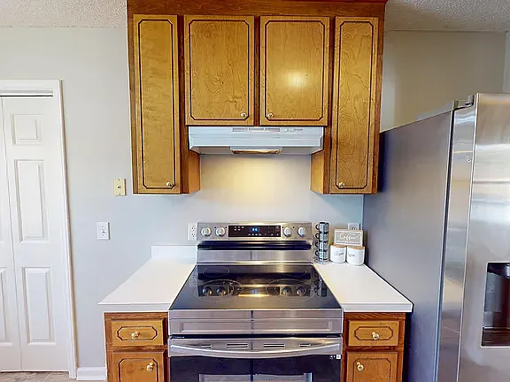 115 Stoneview Cir — Photo 4