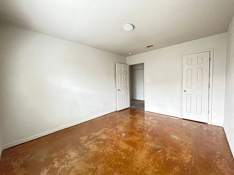2701 Vernice Loop — Photo 10