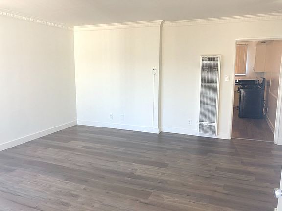 3rd image of 5844-5850 Condon Ave #5850-08