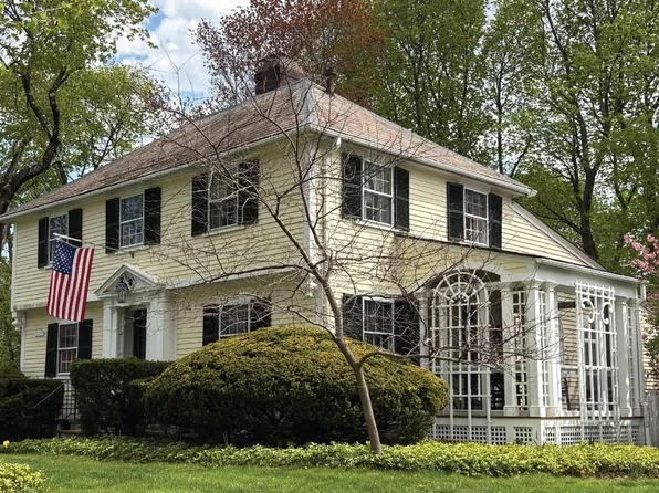 23 Arundel St, Andover, MA 01810