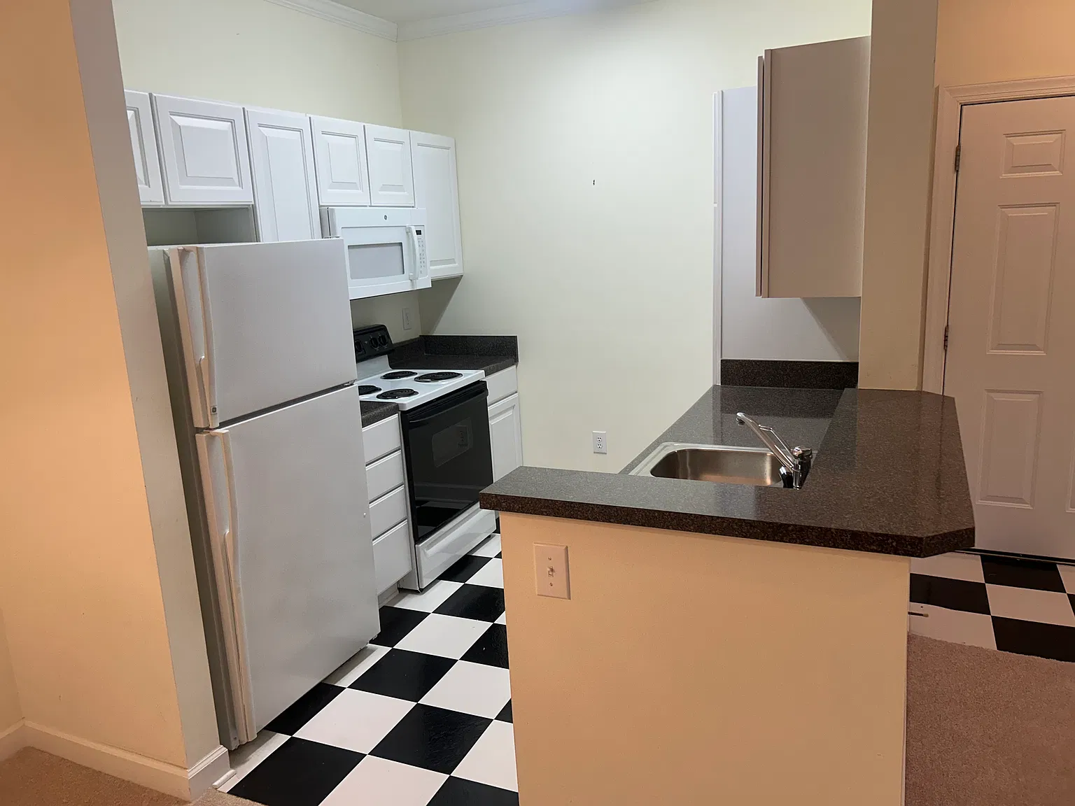 1 bed, 1.5 bath, 760 sqft, $1,700 — Photo 3
