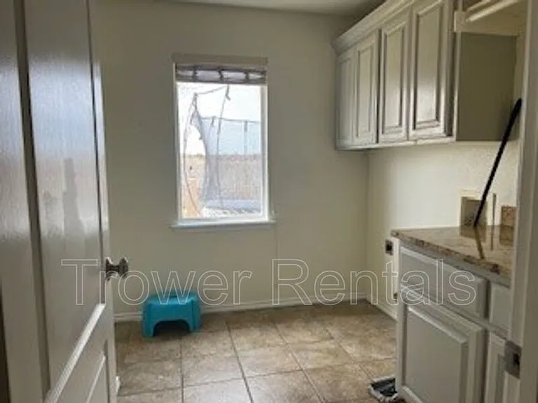 8104 San Antonio St — Photo 23