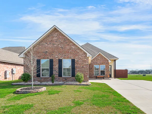 223 Preston Rose Ln, Youngsville, LA 70592