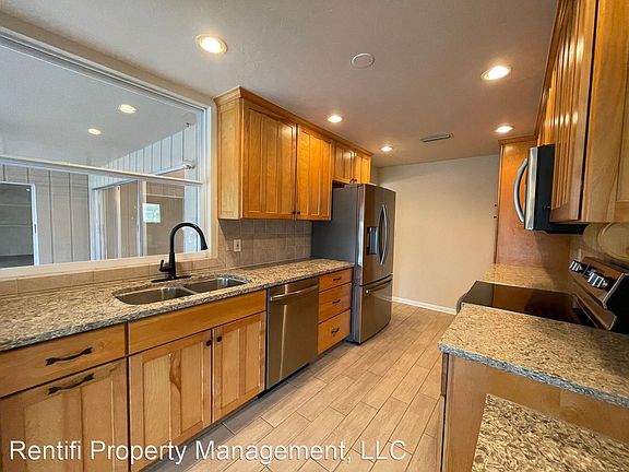 5th image of 1557 Covington Cir E