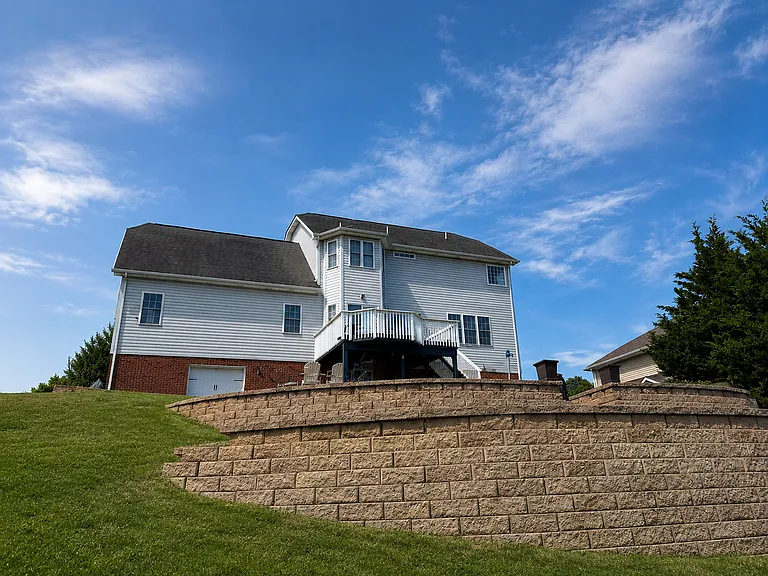 Very large backyard with the perfect hill for sledding in the snow!