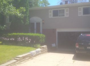 4415 Robin Ct, Gurnee, IL