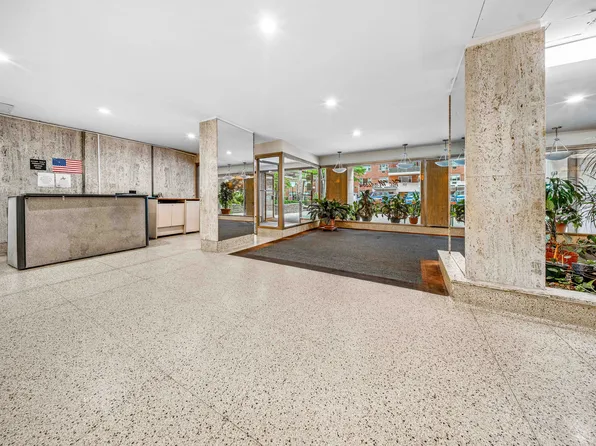 52-30 39th Drive image 11 of 16