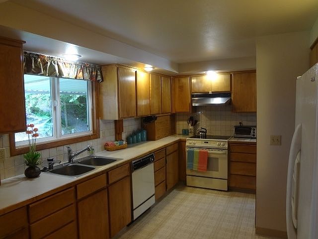 2nd image of 8007 NW Old Orchard Dr