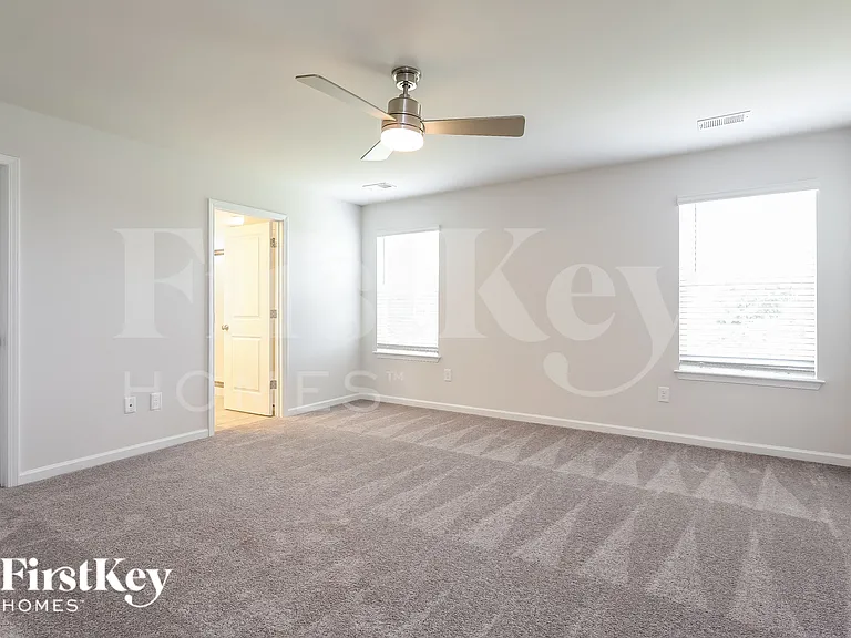 404 Stonefence Dr — Photo 10