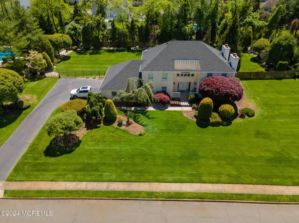 10 Statesboro Road, Freehold, NJ 07728