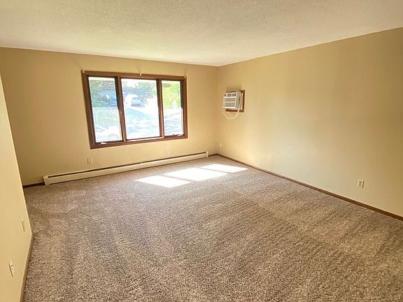 2nd image of 333-335 14th Ave S #333
