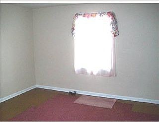 3rd image of 656 W Pgh St
