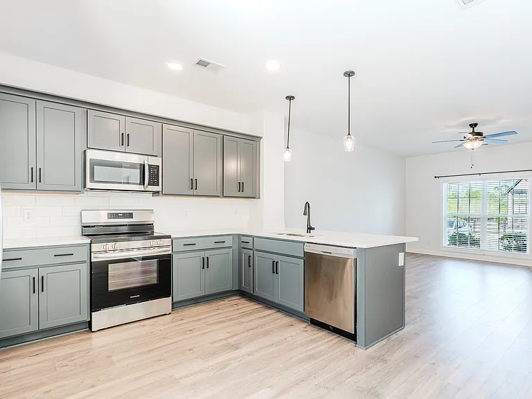 191 Harvard Dr — Photo 5