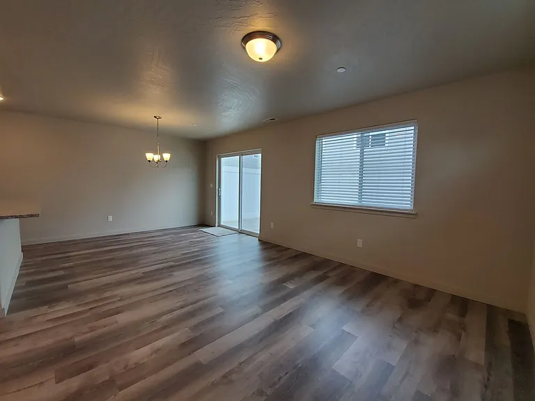 5702ke — Photo 2