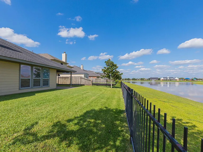 835 Aqua Vista Ln — Photo 37