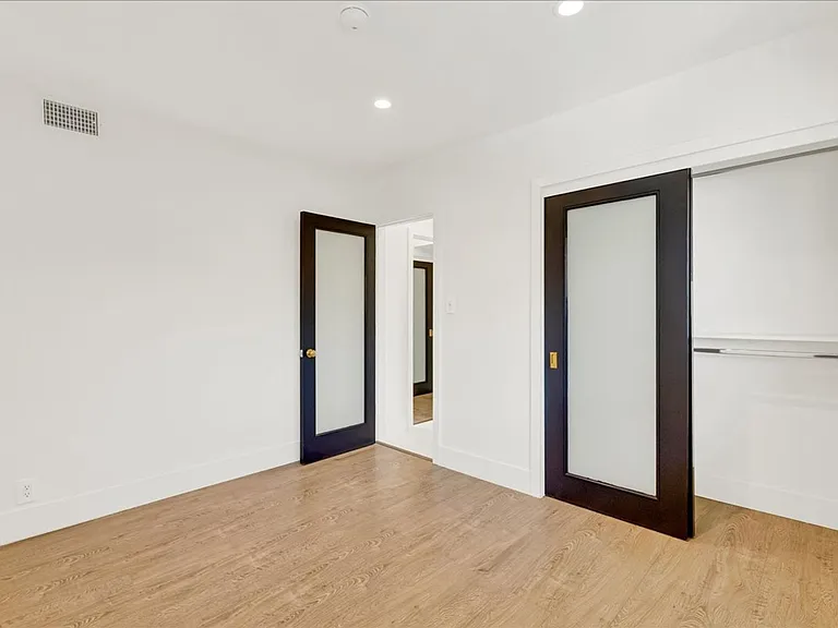 210 S Hamilton Dr #9 — Photo 12
