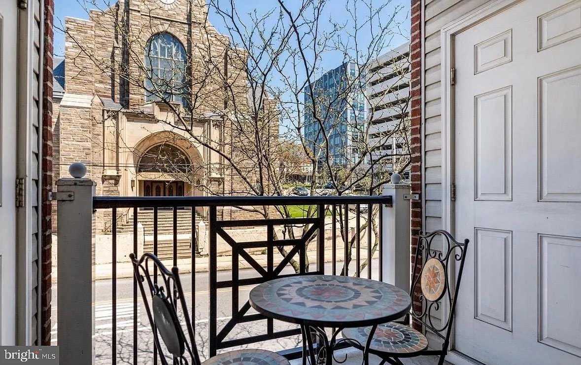 2 bed, 1254 sqft, $2,800 — Photo 2