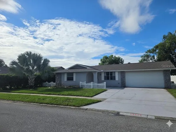 12427 Willow Tree Ave, Hudson, FL 34669