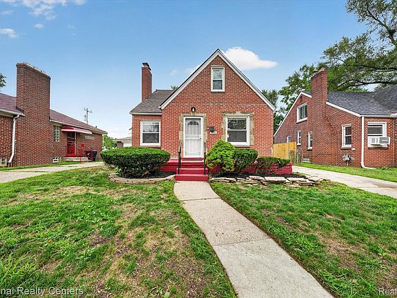 5th image of 19428 Gallagher St
