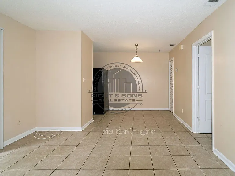 836 Richmond St #10 — Photo 6