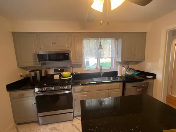 51 Bacon St, Waltham, MA 02451