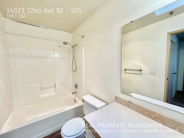 Parkway 1 — Photo 12