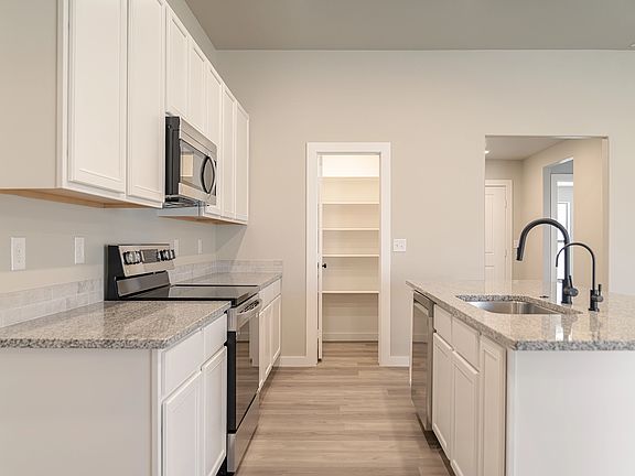 3rd image of 1800 Callaway Pl