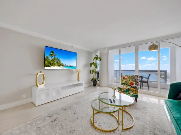 1717 N Bayshore Dr, Miami, FL