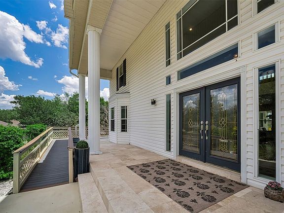 5th image of 11046 Lakeview Dr