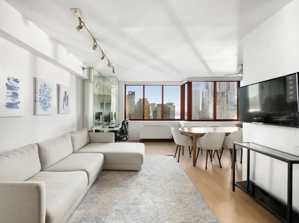 4-74 48th Avenue image 2 of 6